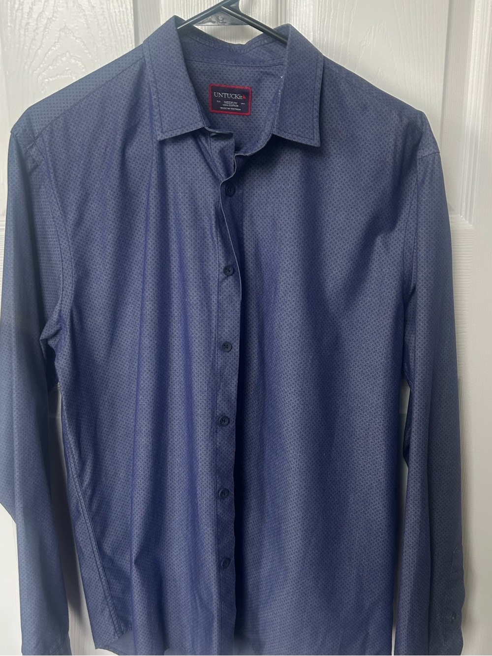 UNTUCKit Men's Long-Sleeve Navy Button-Up Shirt, size M Medium